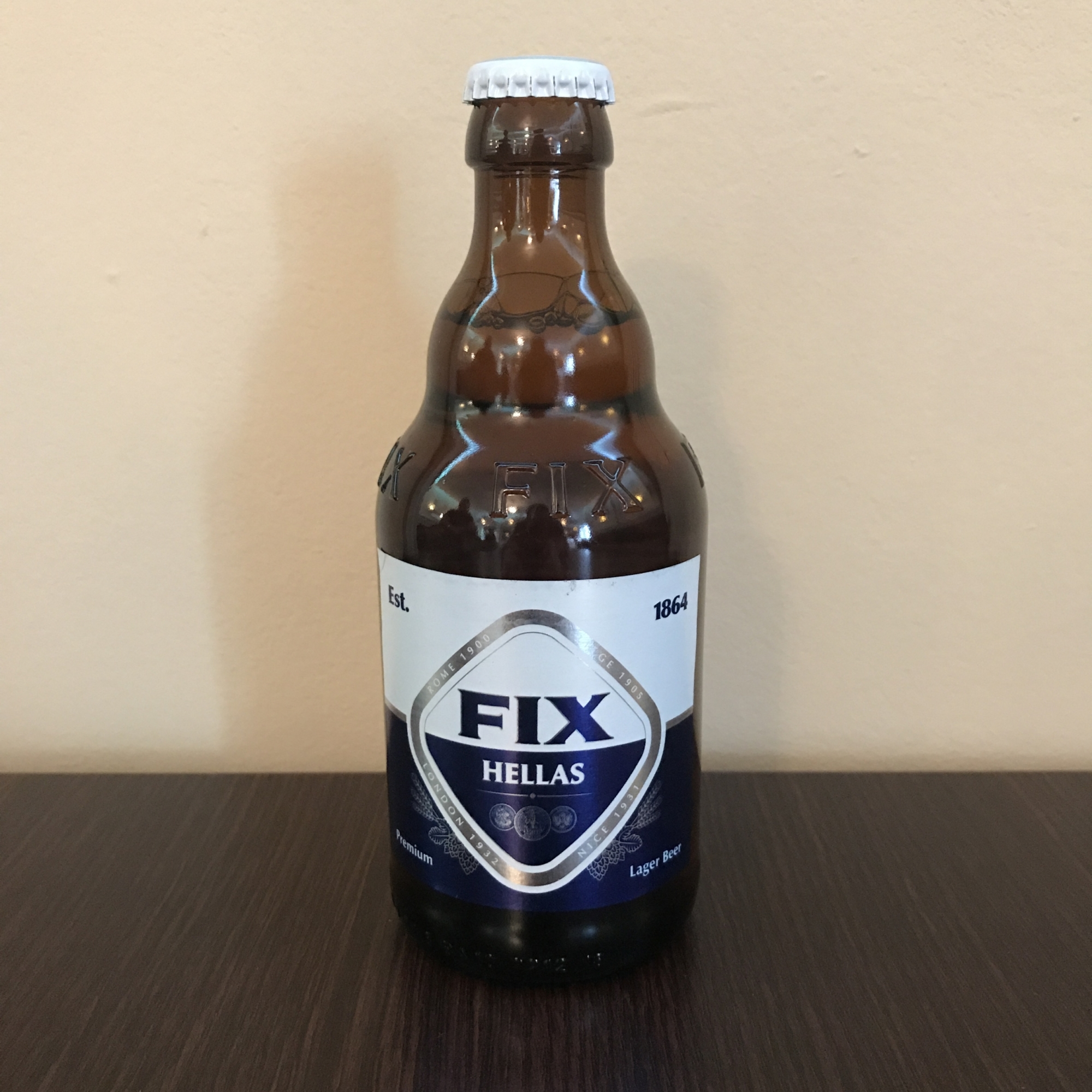 Grieche-Wedel-Taverna-Plaka-Griechisches Bier-Fix Hellas-Vorderseite